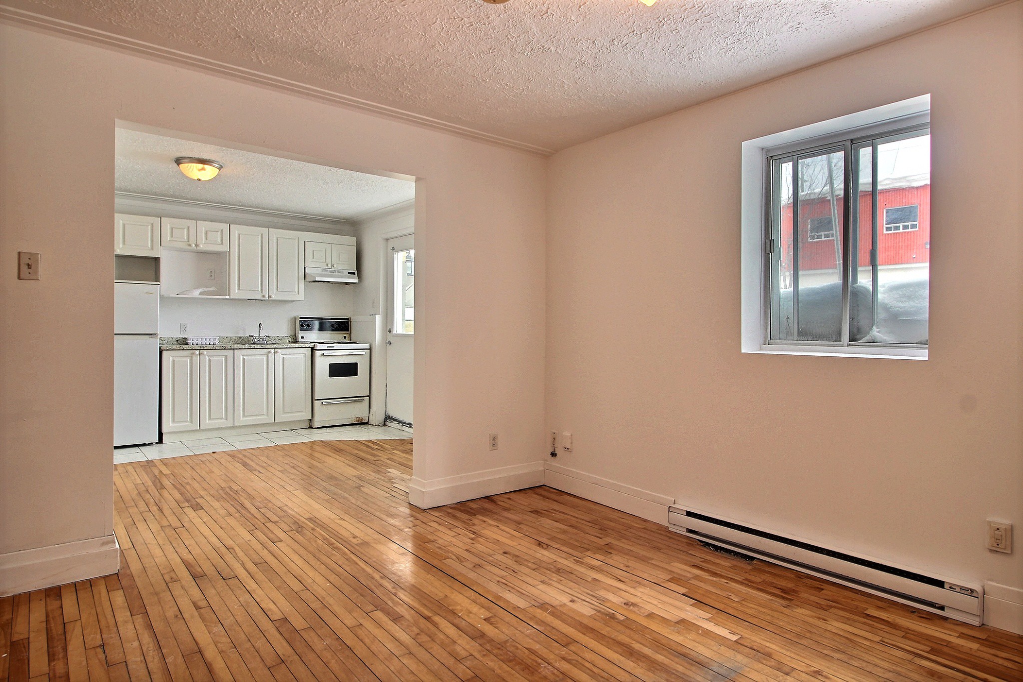2789-2A 1e Avenue — photo 2