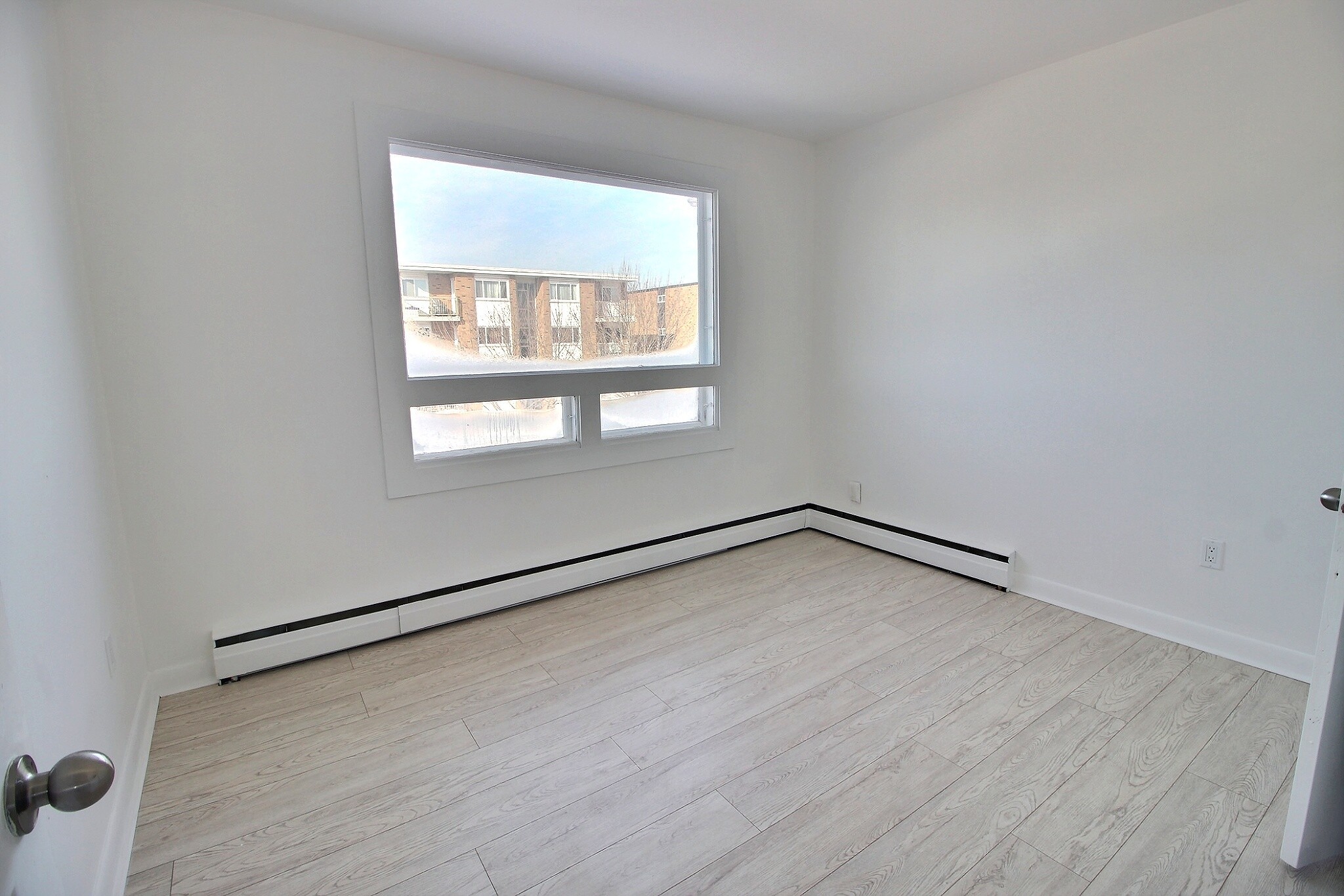 450-E 46e Rue E — photo 3