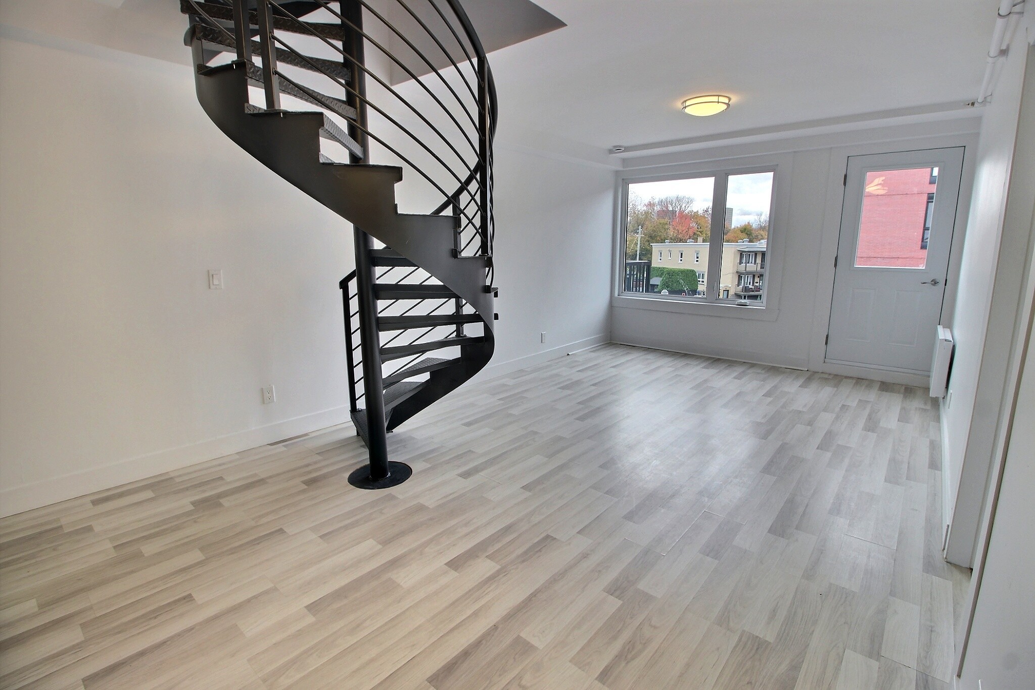 855-A8 Av. Myrand — photo 2