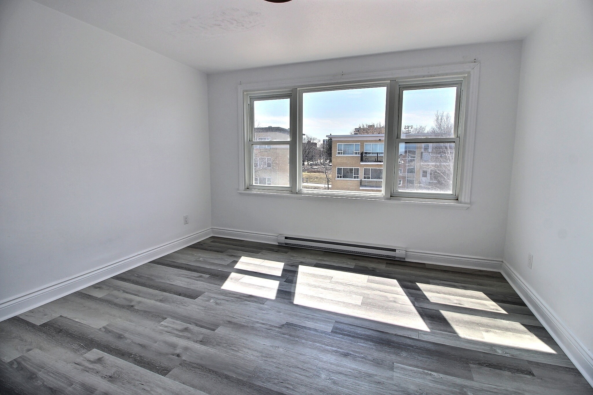 727-H avenue Myrand — photo 3