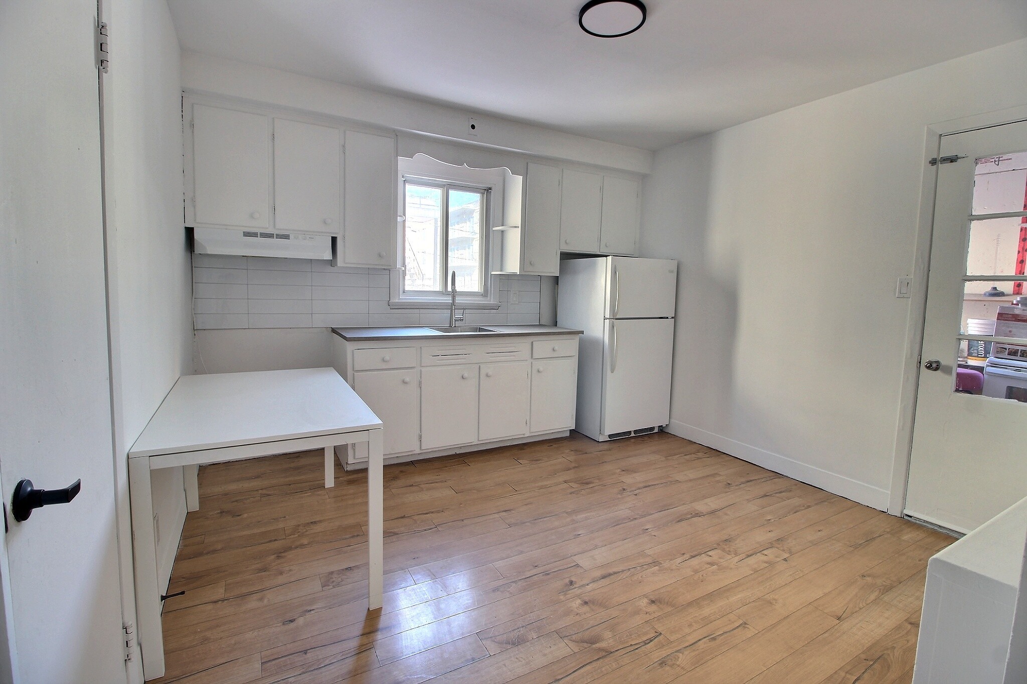 775-C Avenue Myrand — photo 3