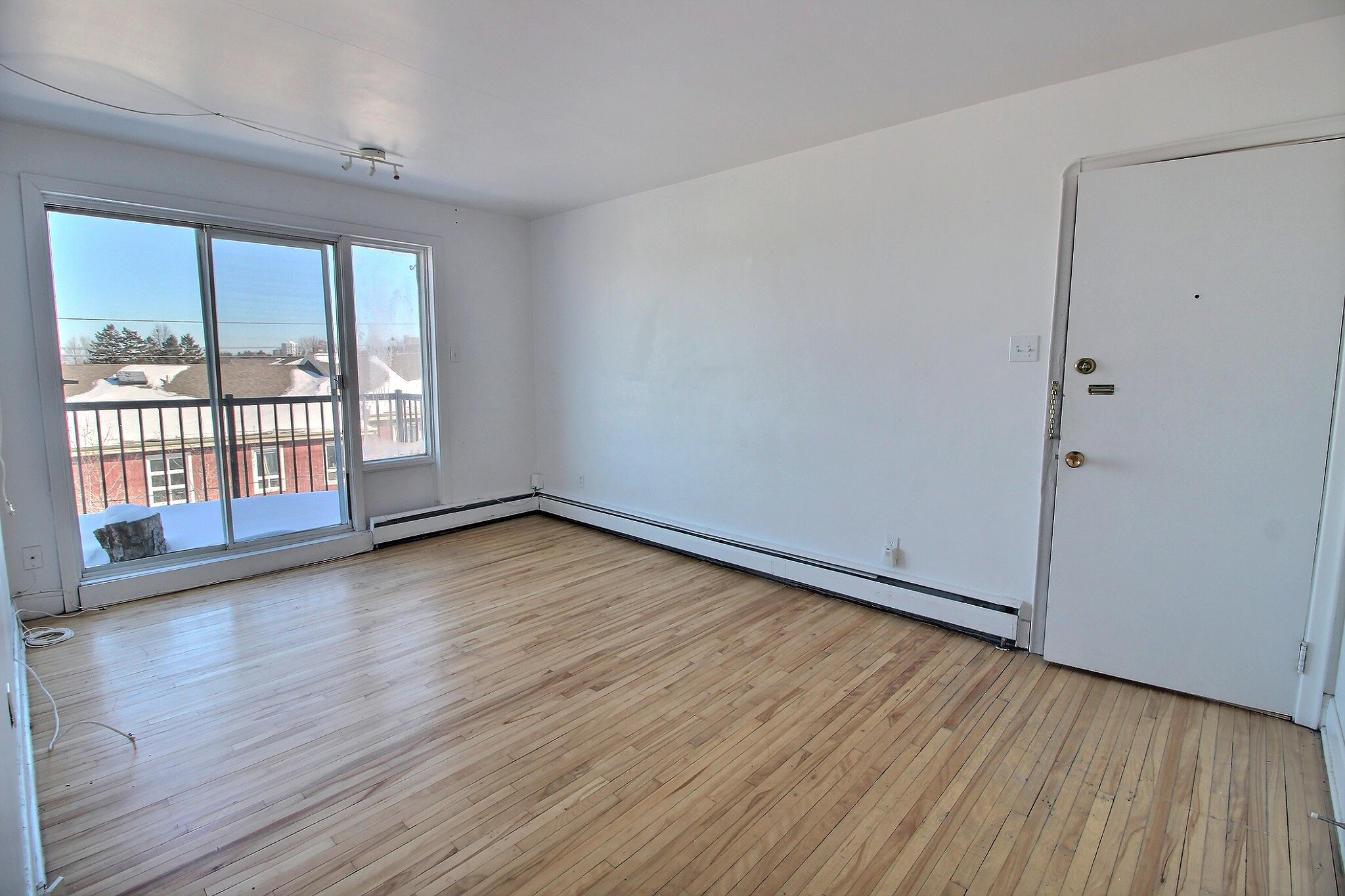 747-1A Avenue Myrand, Québec, QC