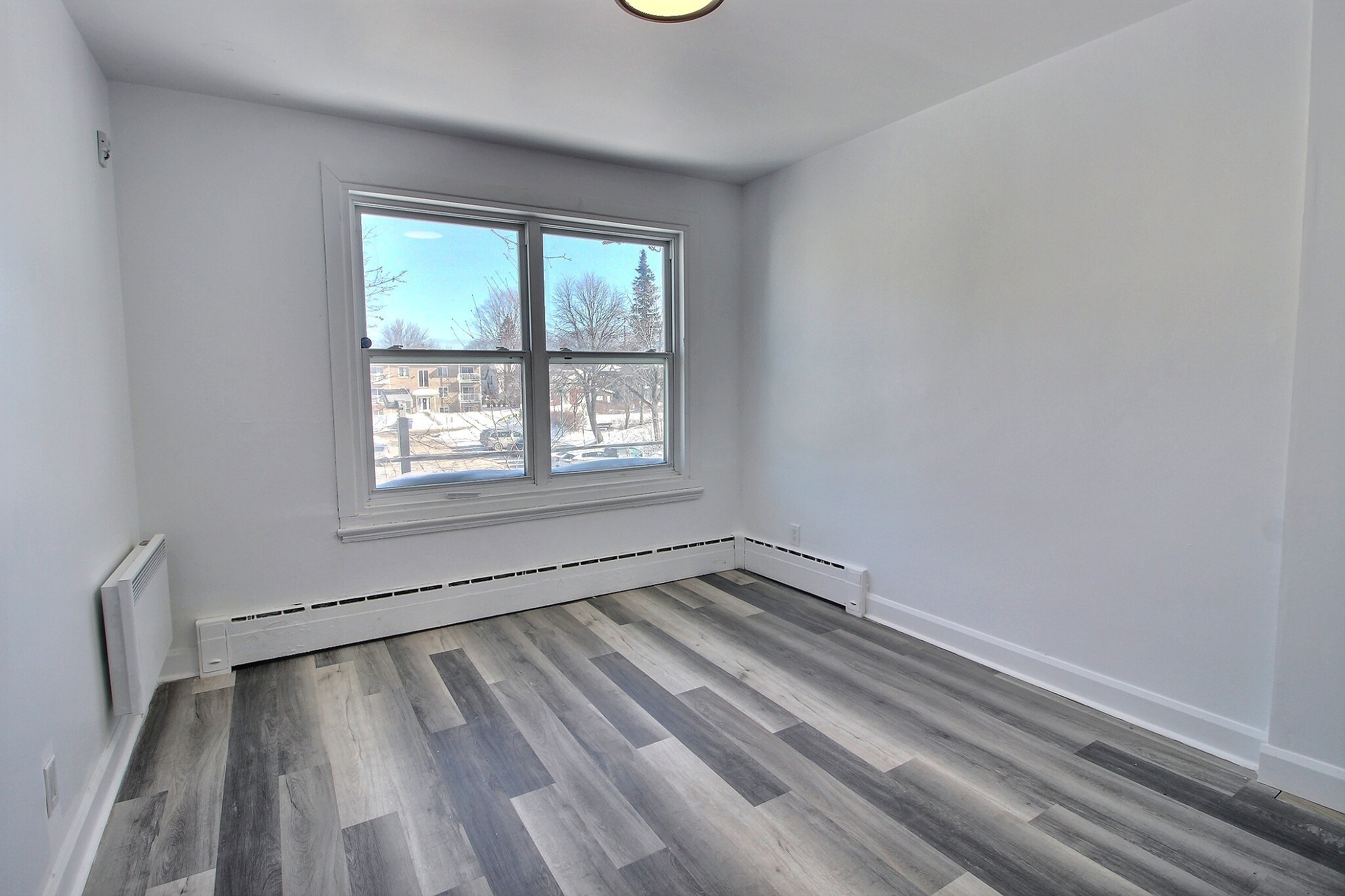 855-G Avenue Myrand — photo 3
