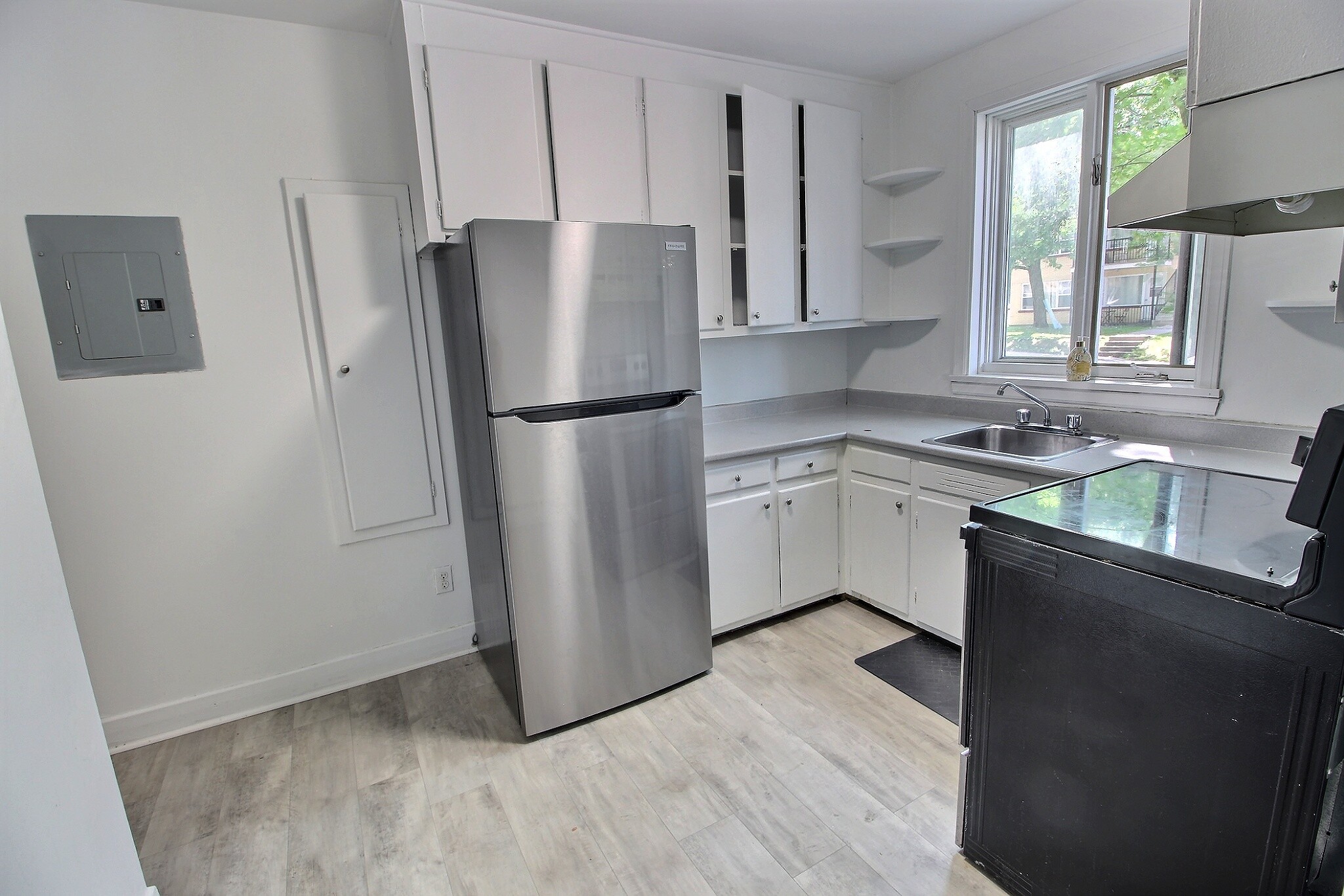 747-C avenue Myrand — photo 3