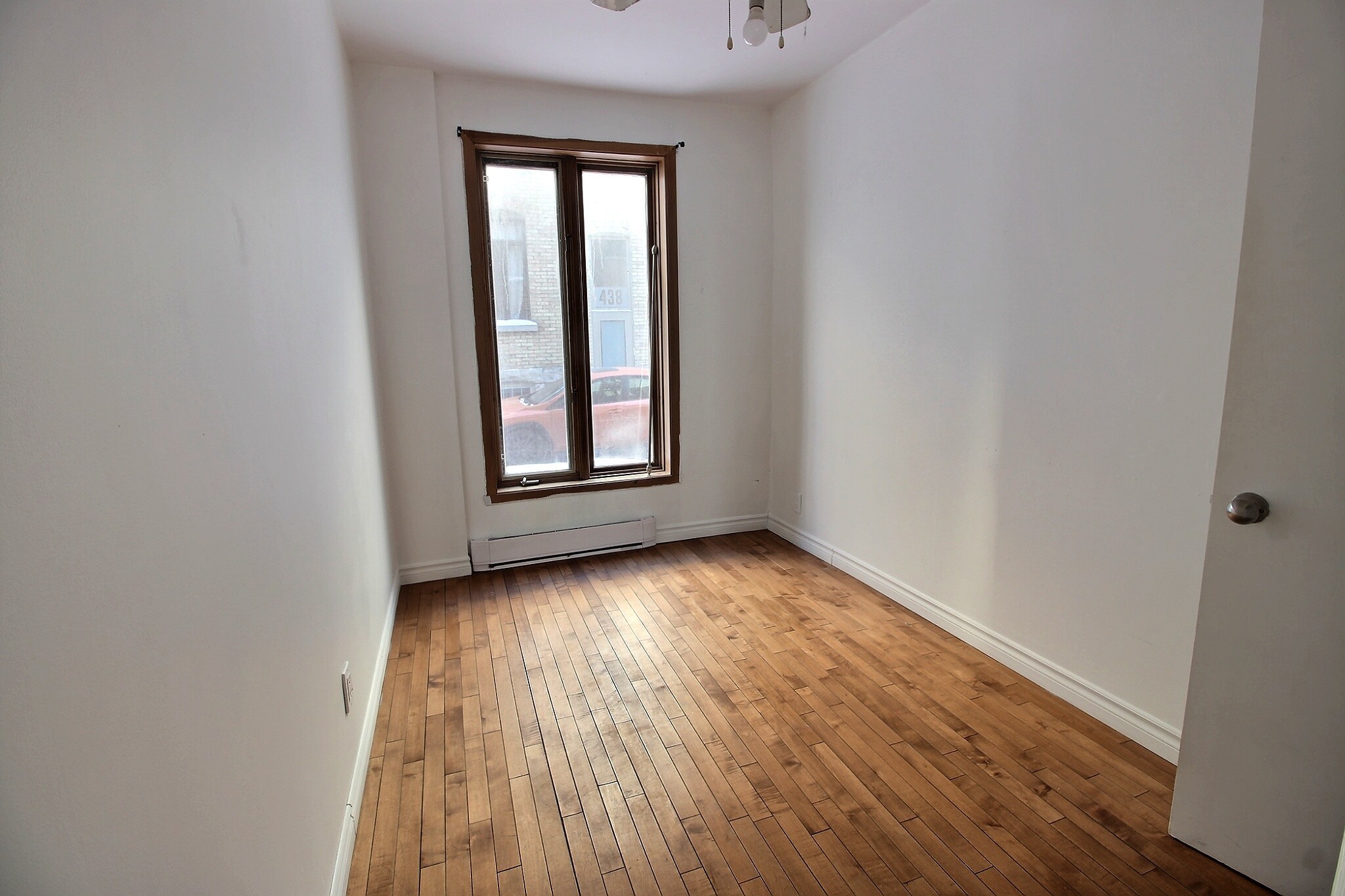 437 Rue de la Reine — photo 3