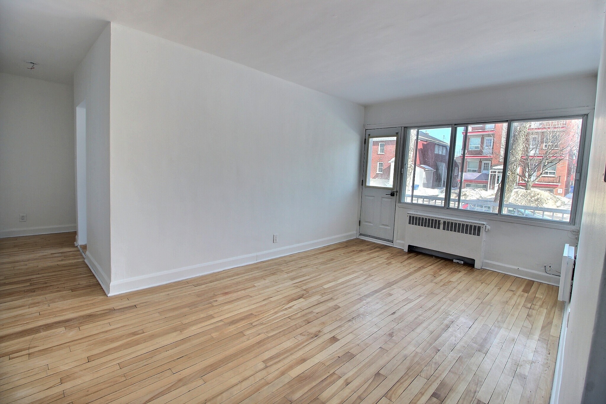 900-F avenue Myrand 