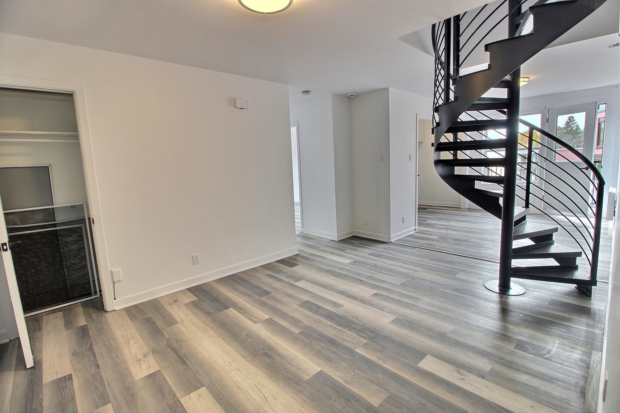 855-A7 Av. Myrand — photo 2
