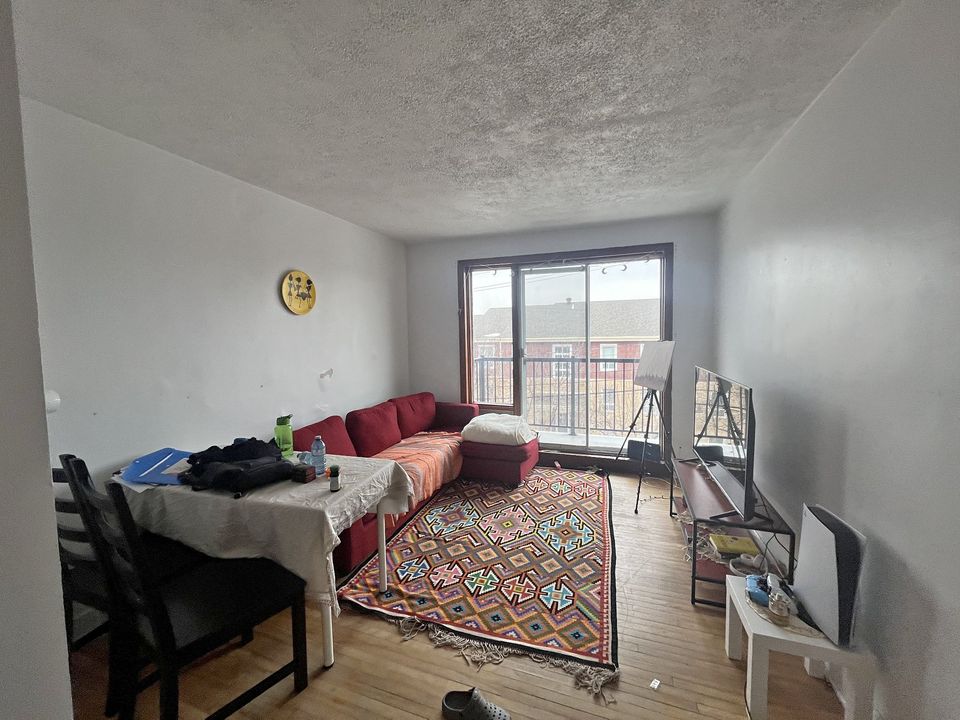 751-H avenue Myrand