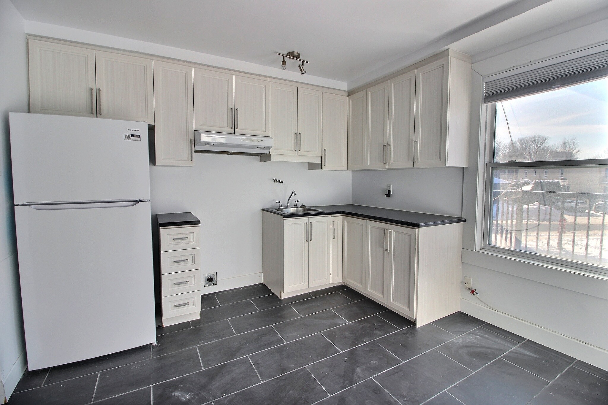 855-H Avenue Myrand — photo 2